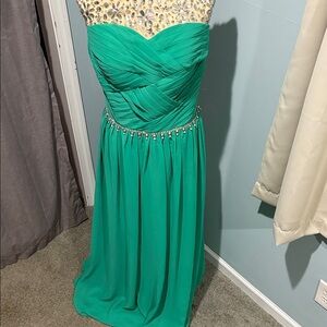 Chic Strapless Green Dress